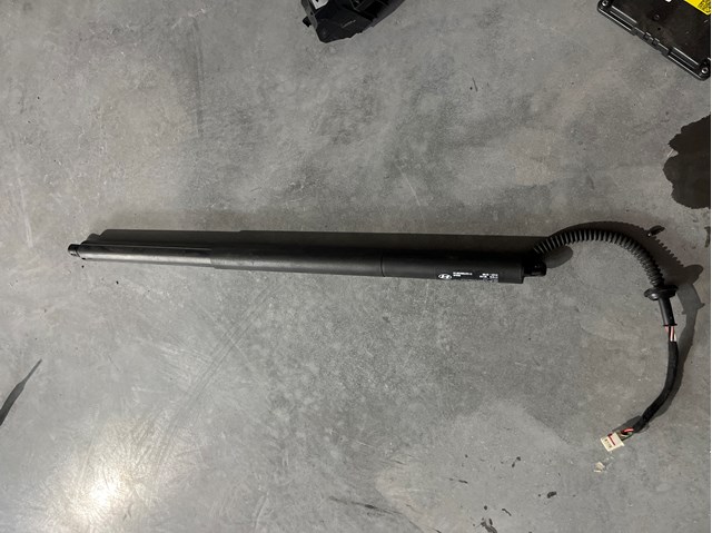 Амортизатор задней двери 81831GI100 HYUNDAI