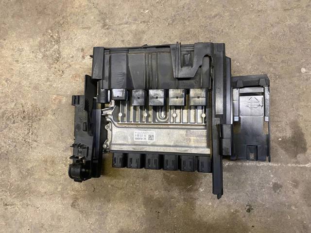 Модуль управления двигателем 12148693212 BMW