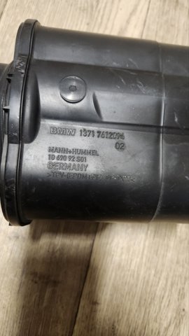 Патрубок воздушный выход воздушного фильтра 13717612094 BMW