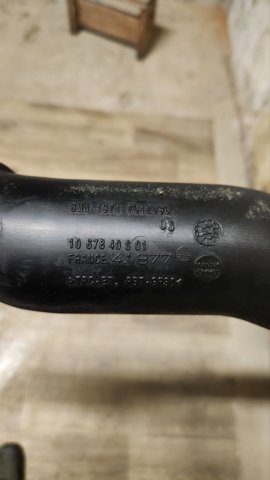 Патрубок интеркуллера 13717612096 BMW