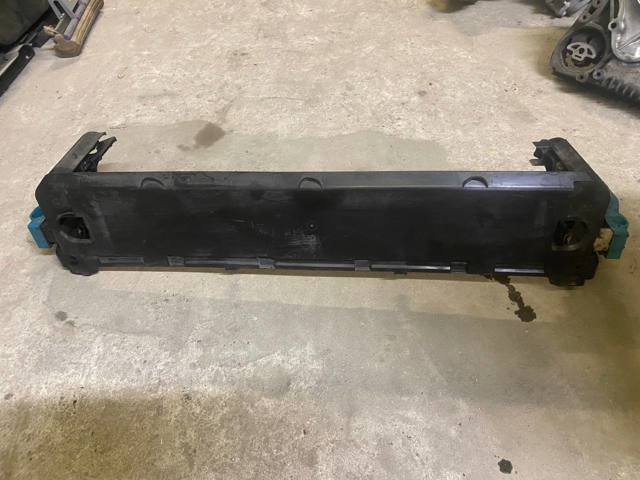 Подушка радиатора охлаждения, нижняя 17118632141 BMW