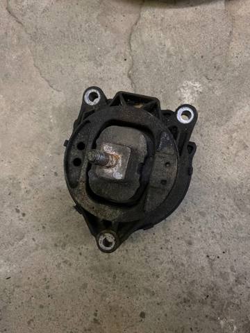 22116785711 BMW Левая подушка двигателя купить в Ровно