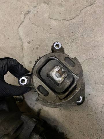 BMW 22116785716 Подушка (опора) двигателя правая в наличии Полтава