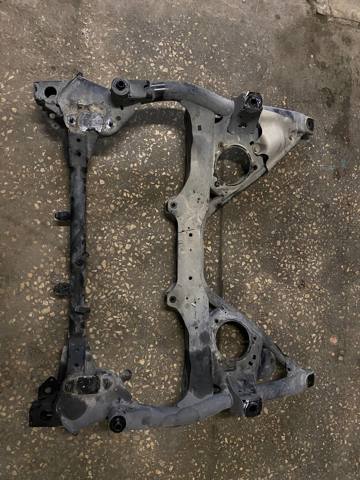 Балка передней подвески 31106872118 BMW