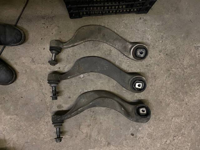Рычаг передней подвески нижний, правый 31126777734 BMW