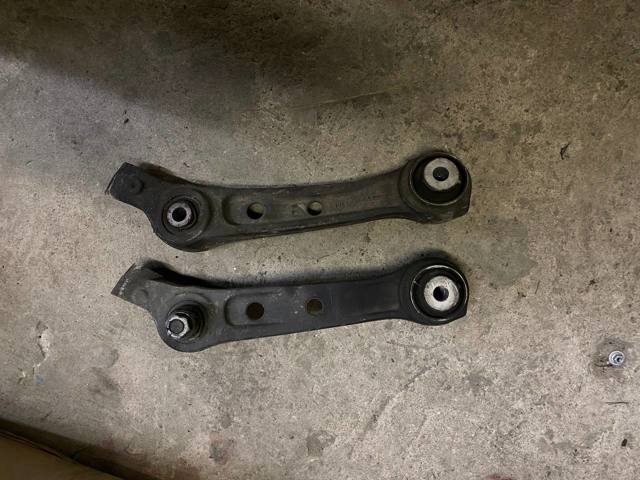 Рычаг передний нижний левый 31126850605 BMW