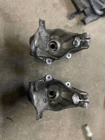 Цапфа поворотного кулака 31216798261 BMW