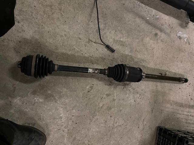 Вал приводной правый 31607598028 BMW