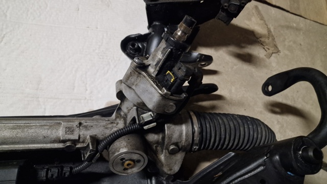 Рейка рулевая 32105A24380 BMW