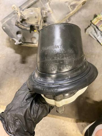 Пыльник стойки задней 32306790365 BMW