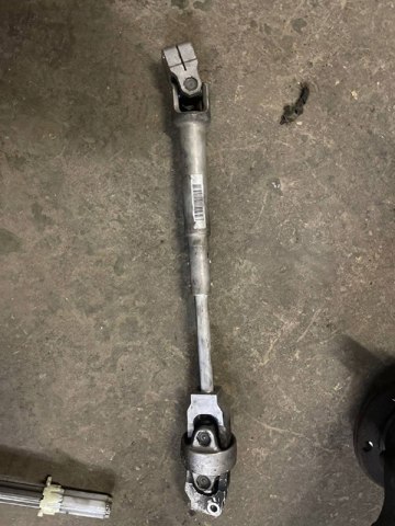Нижний вал рулевой колонки 32306791299 BMW