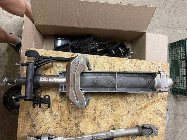 Колонка рулевого управления 32306858559 BMW