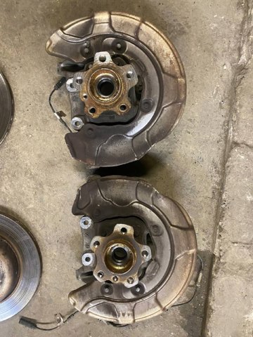Цапфа поворотного кулака 33306866335 BMW