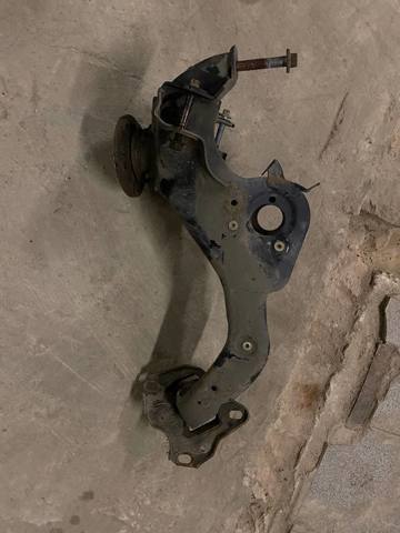 Рычаг/тяга задней подвески продольный нижний, левый 33308842879 BMW