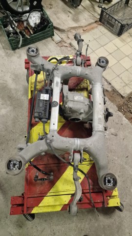 Крабобалка задней подвески 33316855455 BMW