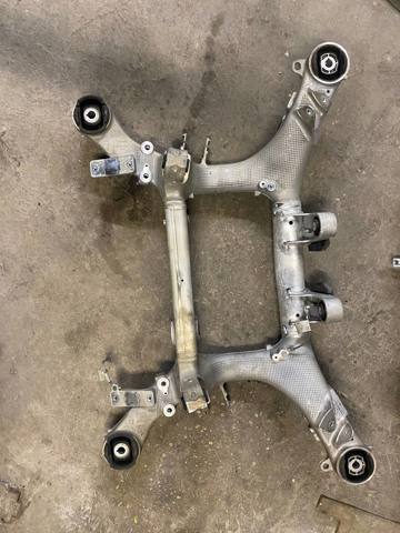 Балка задней подвески, подрамник 33316886057 BMW