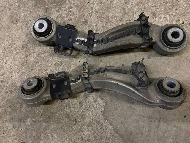 Рычаг задней подвески верхний, левый 33326782135 BMW