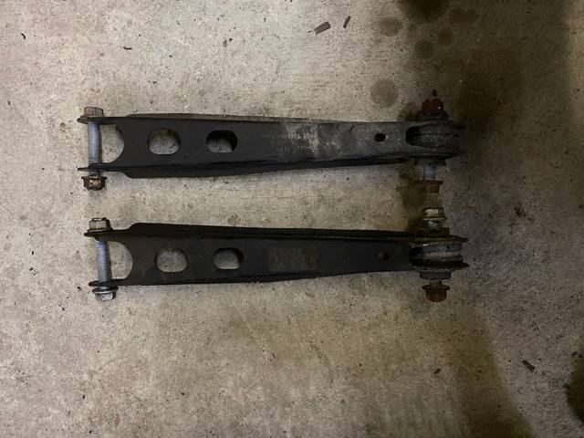 Продольный рычаг задней подвески, нижний 33326786978 BMW