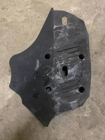 Защита заднего нижнего рычага 33326796138 BMW