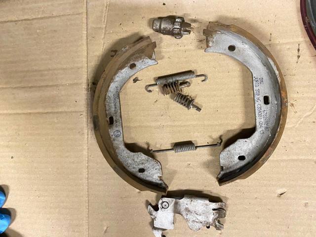 Тормозные колодки стояночного тормоза 34416761289 BMW