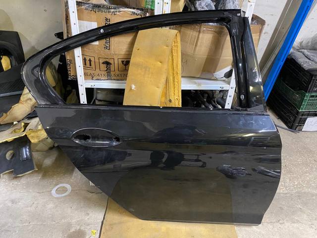 Дверь пассажирская задняя правая 41007408964 BMW