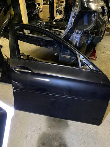Пассажирская передняя дверь 41009628754 BMW