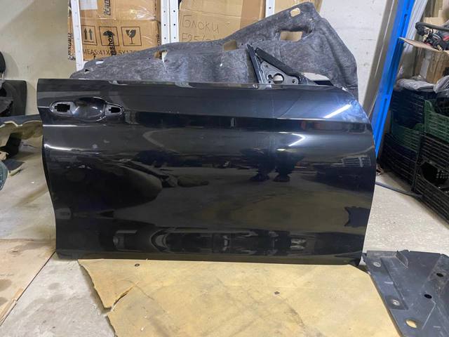Пассажирская передняя дверь 41525A43C88 BMW