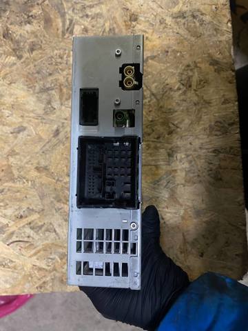 4GD035082G Магнитола (радио AM/FM) купить Ужгород
