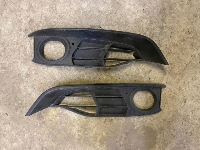 Решетка переднего бампера, правая 51117293798 BMW