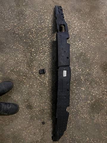 Наполнитель бампера переднего 51117331775 BMW