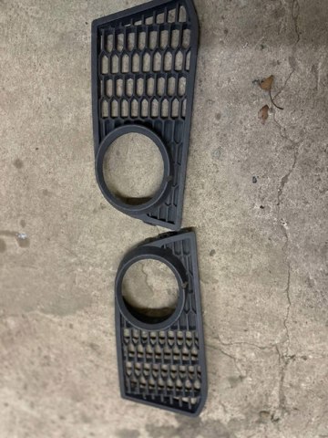  Решетка переднего бампера левая 51118059001 BMW