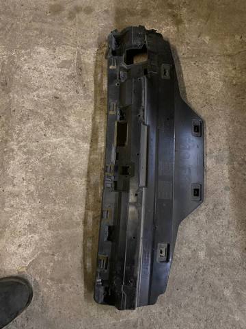Кронштейн бампера заднего, центральный 51127256921 BMW