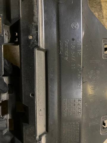 51127256921 BMW Кронштейн бампера заднего центральный купить в Ужгород