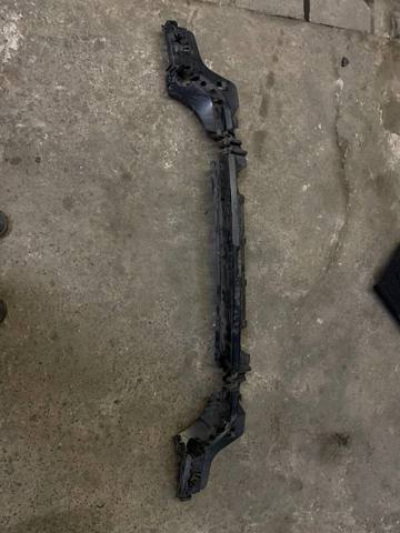 Направляющая заднего бампера 51127256922 BMW