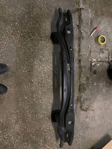 Усилитель бампера заднего 51127294891 BMW