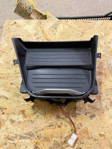 Подстаканник подлокотника центральной консоли 51169301722 BMW
