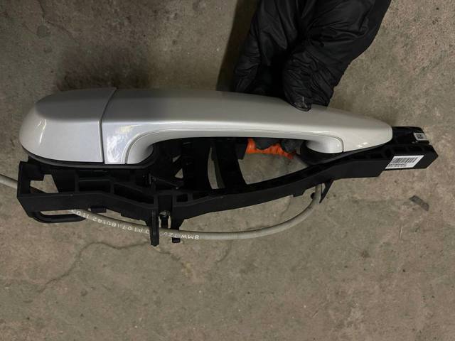 Держатель наружной ручки двери, задней левой 51217380545 BMW
