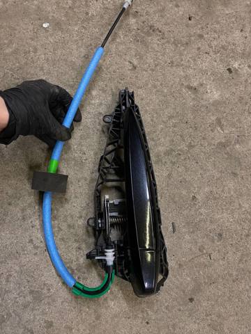 Ручка задней двери наружная, левая 51217396305 BMW