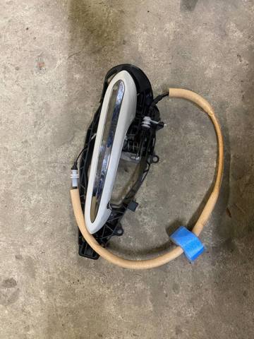 Держатель наружной ручки двери, передней левой 51217401205 BMW