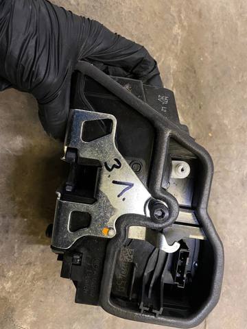 Замок задней левой двери 51227229459 BMW