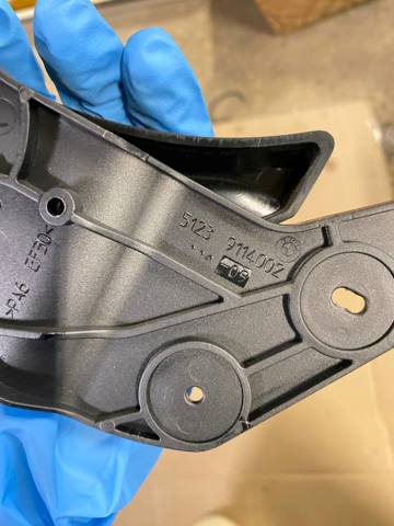 Ручка открывания капота 51239114002 BMW