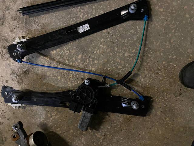 Механизм стеклоподъемника передней левой двери 51337434785 BMW