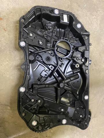 Стеклоподъемник передней правой двери 51337487086 BMW