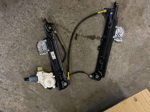 Стеклоподъемник задней правой двери 51357339590 BMW