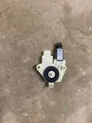Моторчик стеклоподъемника двери задней, правой 51357455084 BMW