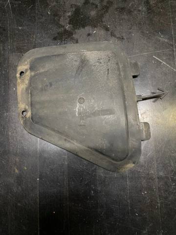 Лючек подкрылка переднего левого 51717187043 BMW