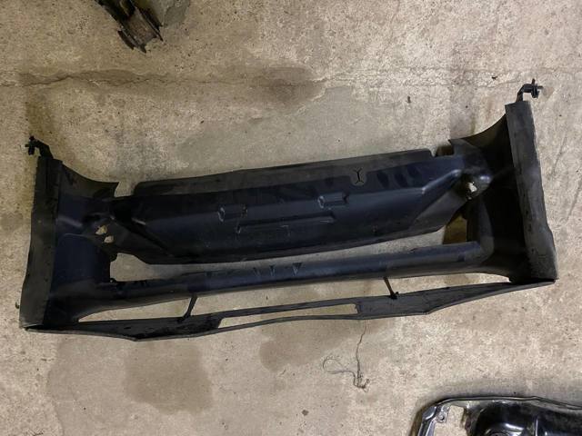 BMW 51747290609 Нижний дефлектор радиатора в наличии Днепр