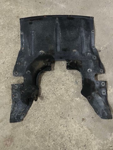 Щит предохранительный 51757241818 BMW