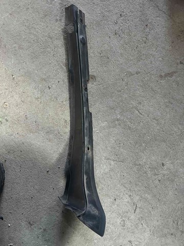 Уплотнитель крыла 51767264274 BMW