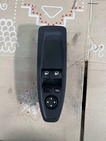 Кнопки переднего левого стеклоподъёмника 61319362126 BMW